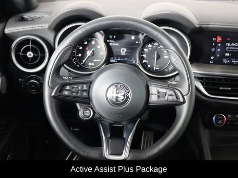 Used 2023 Alfa Romeo Stelvio Ti AWD/4WD image 7