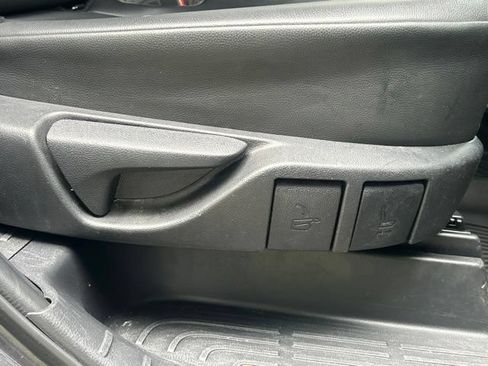 Used 2021 Toyota Highlander XLE AWD/4WD image 48
