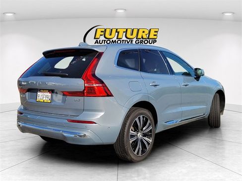 Used 2022 Volvo XC60 B5 Inscription w/ Advanced Package image 4