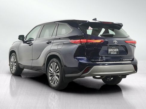 Used 2020 Toyota Highlander Platinum AWD/4WD image 3