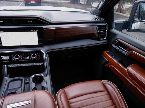 Used 2024 GMC Sierra 2500 Denali Ultimate w/ Max Trailering Package image 15