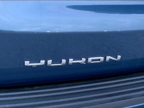 Used 2025 GMC Yukon Elevation RWD image 30