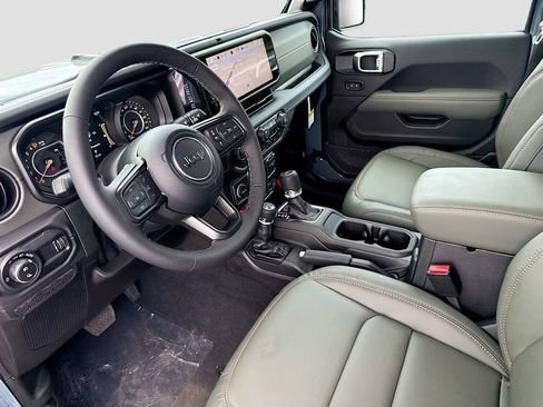New 2026 Jeep Gladiator Mojave AWD/4WD image 24