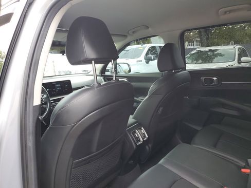 Used 2025 Kia Sorento S FWD image 14