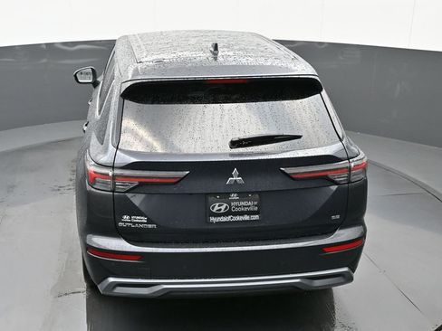 Used 2025 Mitsubishi Outlander SE image 38