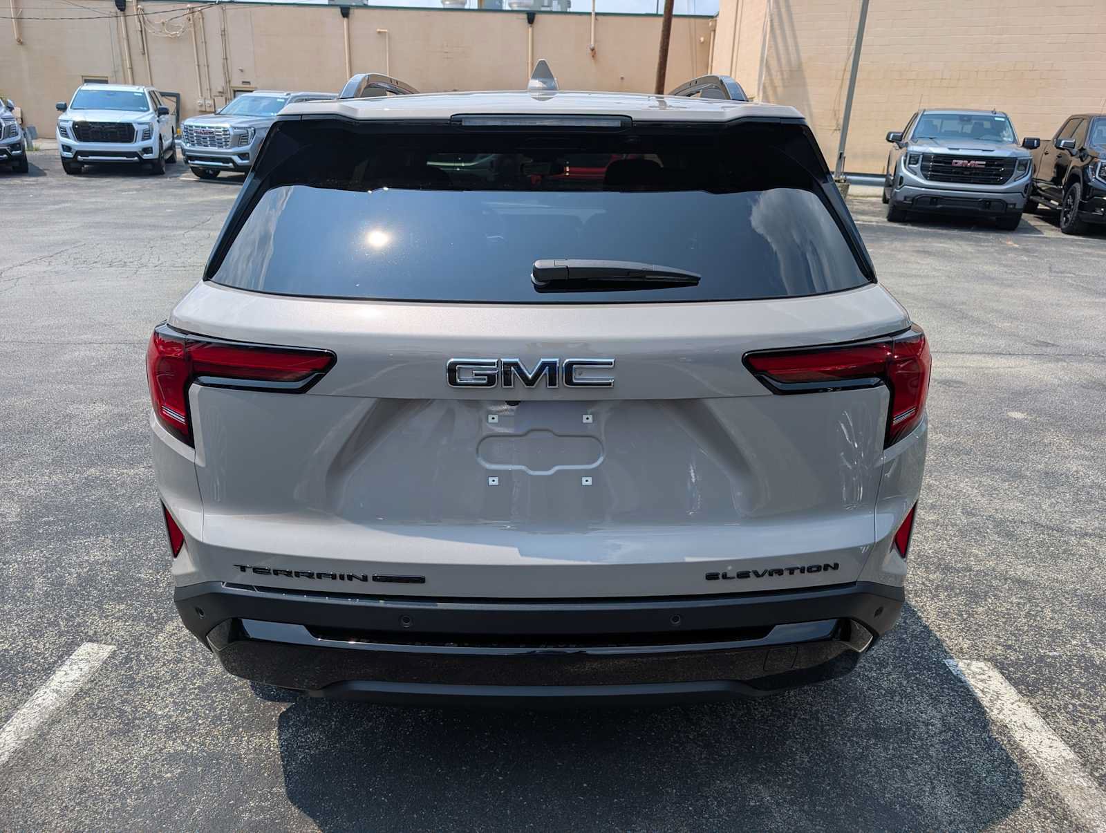 New 2027 GMC Terrain Elevation w/ Elevation Premium Package AWD/4WD image 8