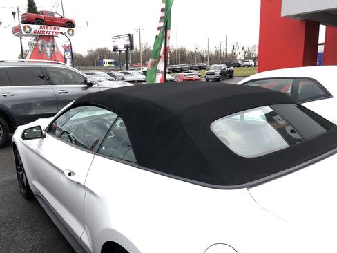 Used 2020 Ford Mustang Premium image 22