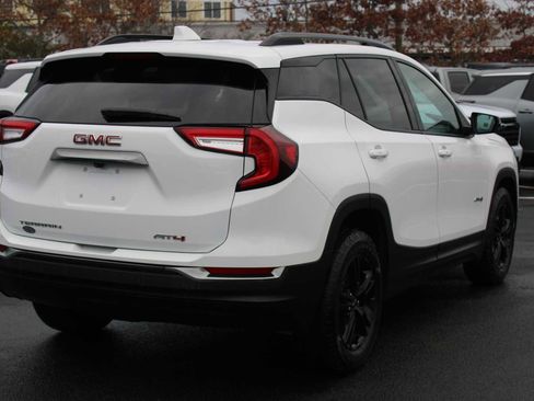 Used 2022 GMC Terrain AT4 image 7