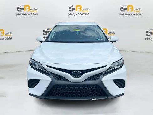 Used 2019 Toyota Camry SE image 2