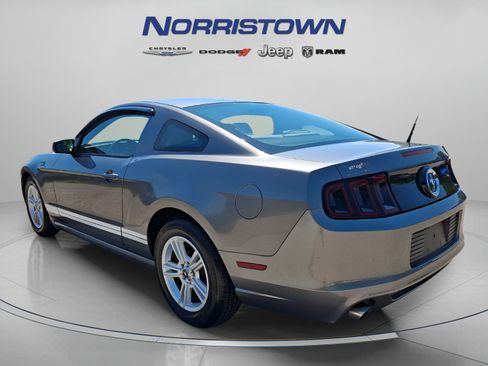 Used 2014 Ford Mustang Coupe RWD image 4