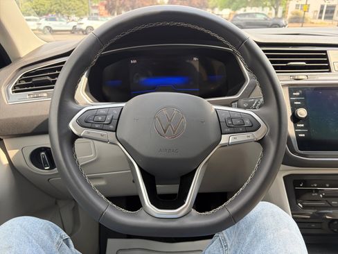 Used 2024 Volkswagen Tiguan SE AWD/4WD image 9