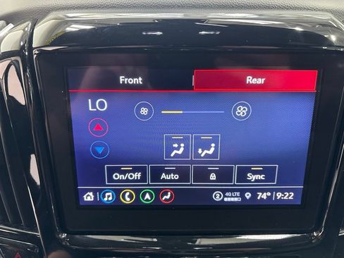 Used 2023 Chevrolet Traverse LT w/ LT Premium Package AWD/4WD image 21
