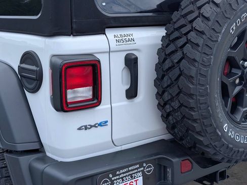 Used 2023 Jeep Wrangler Unlimited w/ Cold Weather Group AWD/4WD image 13