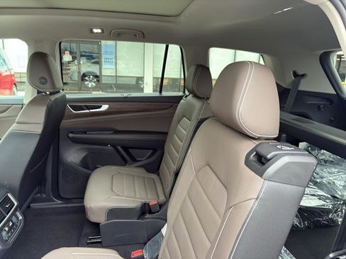 New 2026 Volkswagen Atlas SEL AWD/4WD image 13