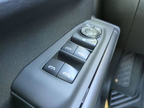 Certified 2025 Chevrolet Silverado 1500 Custom image 27