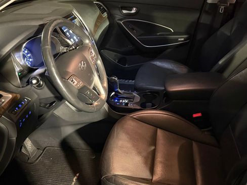 Used 2017 Hyundai Santa Fe Limited FWD image 5