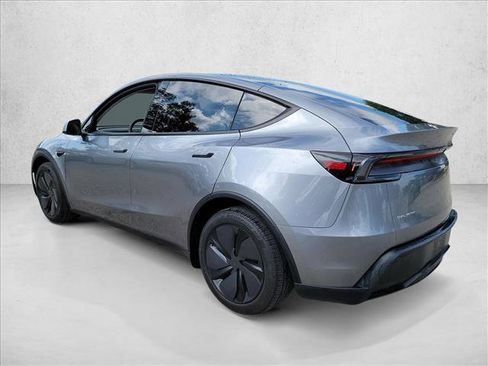 Used 2026 Tesla Model Y Long Range AWD/4WD image 7