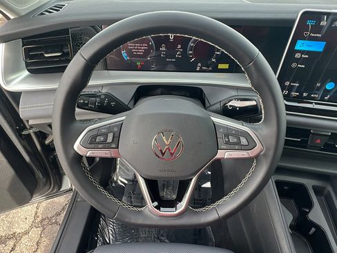 New 2026 Volkswagen Tiguan SE AWD/4WD image 18