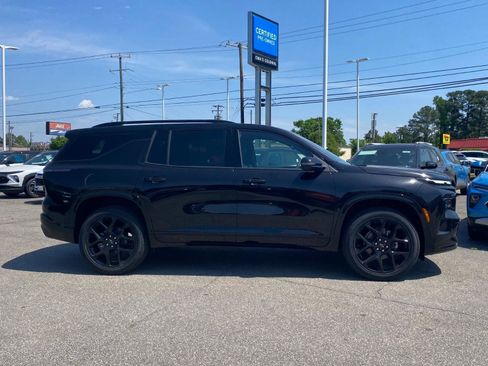 New 2026 Chevrolet Traverse RS FWD image 2