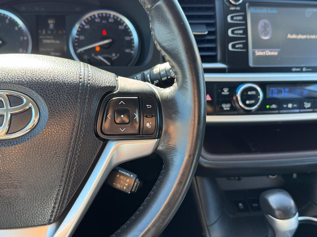 Used 2015 Toyota Highlander XLE FWD image 10