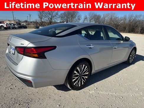 Used 2024 Nissan Altima 2.5 SV image 6