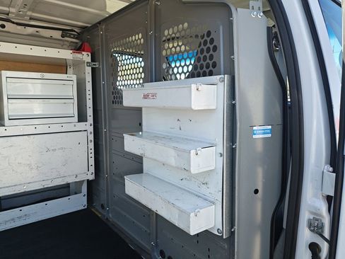 Used 2014 Ford E-250 and Econoline 250 w/ Power Group image 3