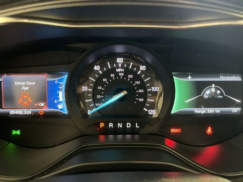 Used 2020 Ford Fusion Energi Titanium FWD image 18
