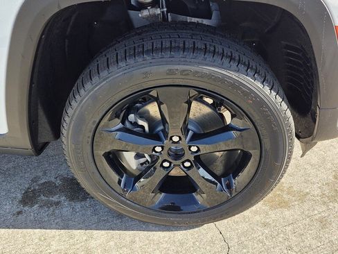 New 2026 Jeep Grand Cherokee L Limited image 18