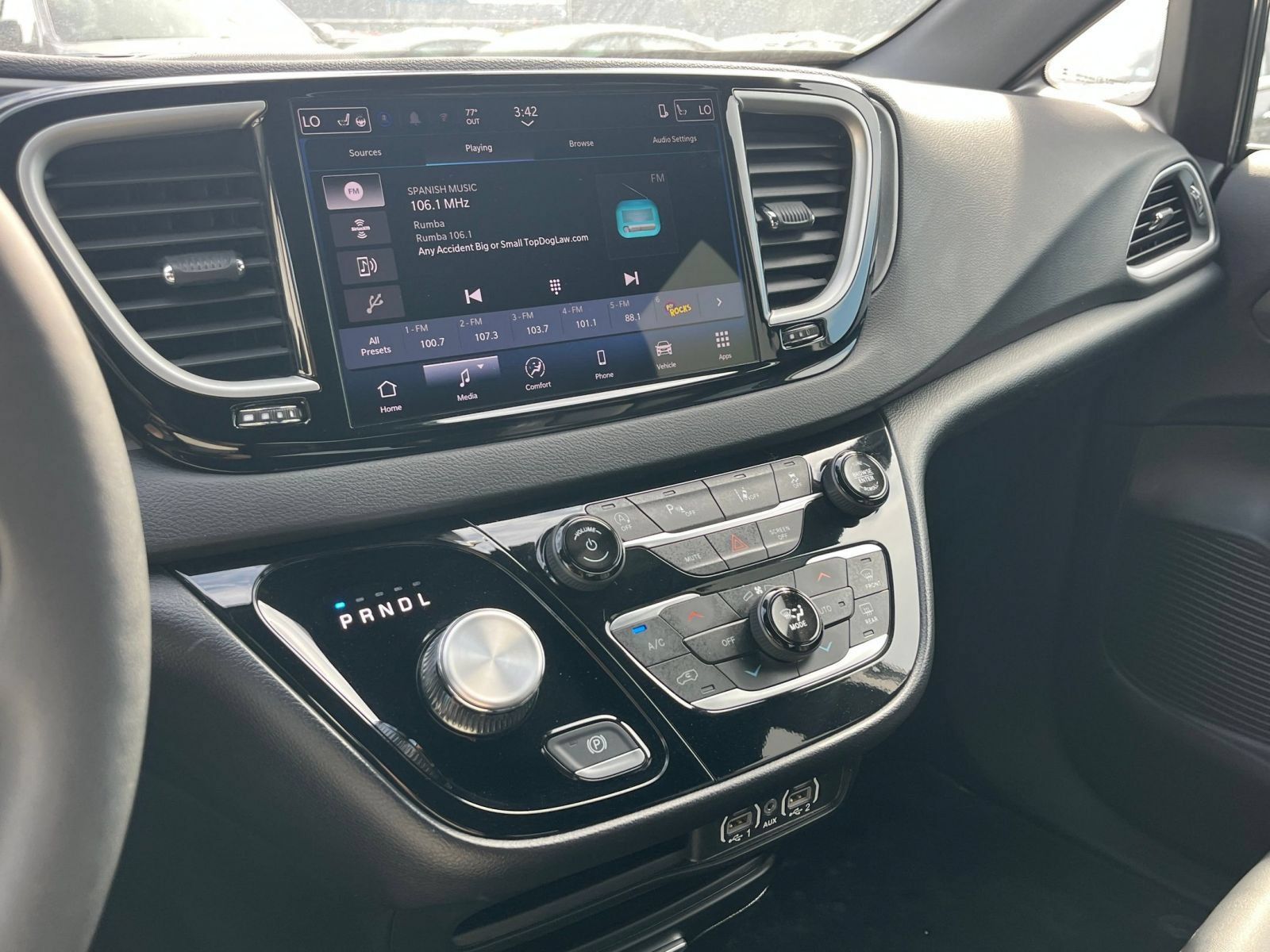 Used 2025 Chrysler Pacifica Select FWD image 19