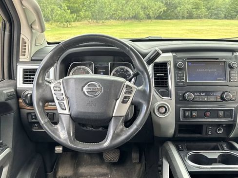 Used 2017 Nissan Titan SL RWD image 14