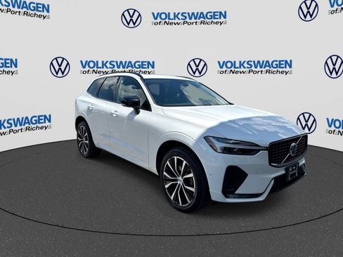 Used 2023 Volvo XC60 B5 Plus w/ Climate Package AWD/4WD image 8