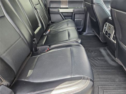 Used 2019 Ford F250 Lariat w/ Lariat Ultimate Package AWD/4WD image 31