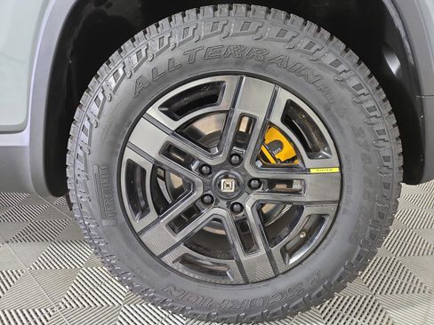 Used 2022 Rivian R1S Launch Edition AWD/4WD image 10