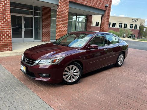 Used 2015 Honda Accord Touring image 3