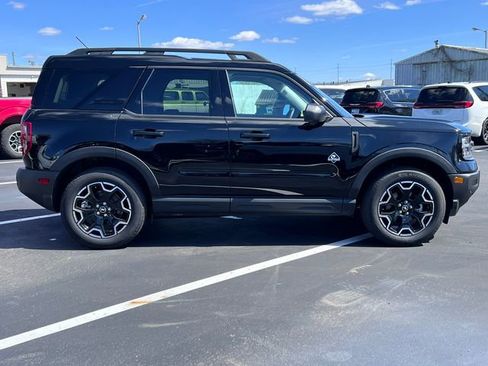 Certified 2025 Ford Bronco Sport Outer Banks w/ Outer Banks Tech Package+ AWD/4WD image 41