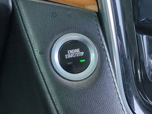 Used 2015 Cadillac Escalade Luxury image 31