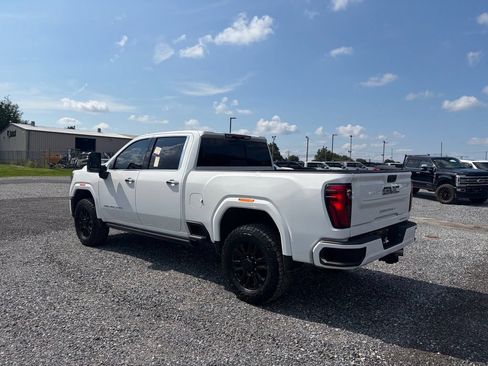 Used 2025 GMC Sierra 2500 Denali Ultimate w/ Snow Plow Prep/Camper Package AWD/4WD image 8