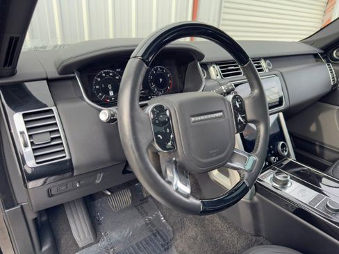 Used 2020 Land Rover Range Rover HSE image 14