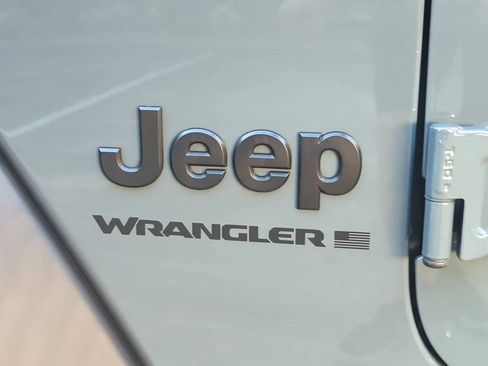 Used 2024 Jeep Wrangler Sport AWD/4WD image 5