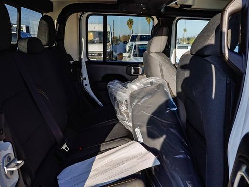 New 2026 Jeep Gladiator Sport AWD/4WD image 20