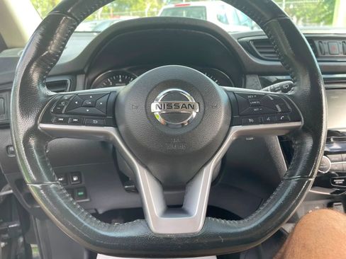 Used 2018 Nissan Rogue SV AWD/4WD image 19
