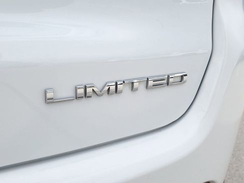 Used 2023 Jeep Compass Limited AWD/4WD image 8