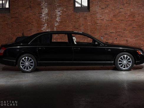 Used 2009 Maybach 62 S RWD image 6