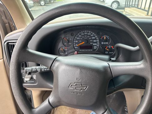 Used 2001 Chevrolet Express 1500 image 27