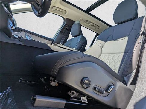 New 2026 Volvo XC90 B6 Plus w/ Protection Package image 4