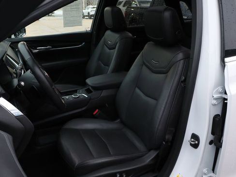 Used 2021 Cadillac XT5 Premium Luxury image 13