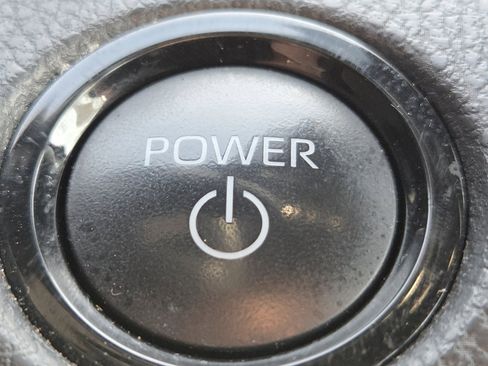 Used 2025 Toyota Camry SE image 32