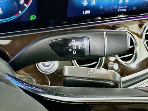 Used 2023 Mercedes-Benz E 350 4MATIC Sedan image 25