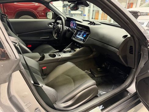 Used 2025 Nissan Z Performance w/ Floor Mat Package image 26