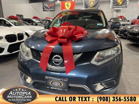 Used 2016 Nissan Rogue SV AWD/4WD image 1